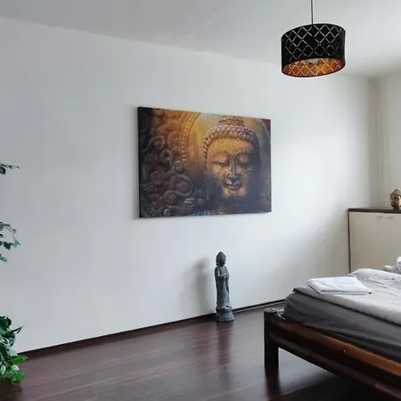 Apartment Buddha Na Sidlisku 2 Izbovy Byt Nedaleko Centra, 24h Self Checkin *